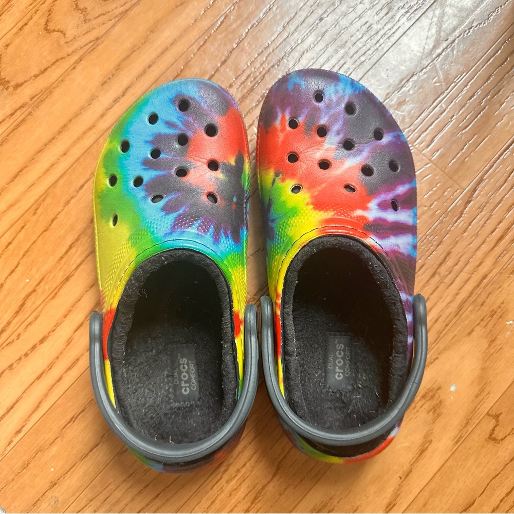 Crocs Tie-Dye Clogs, Size M 4 / W 6